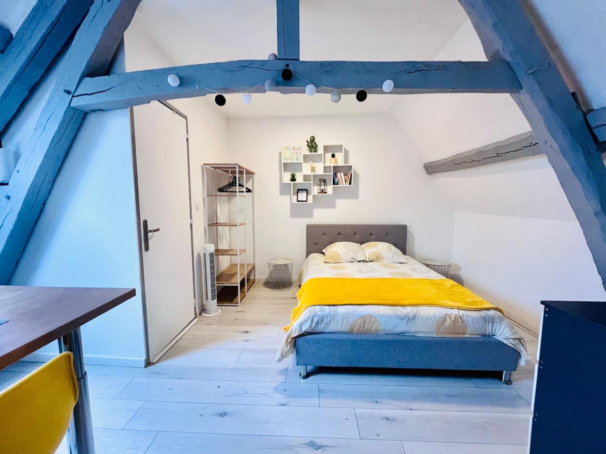 Au Petit Marcade Appartement Abbeville Buitenkant foto