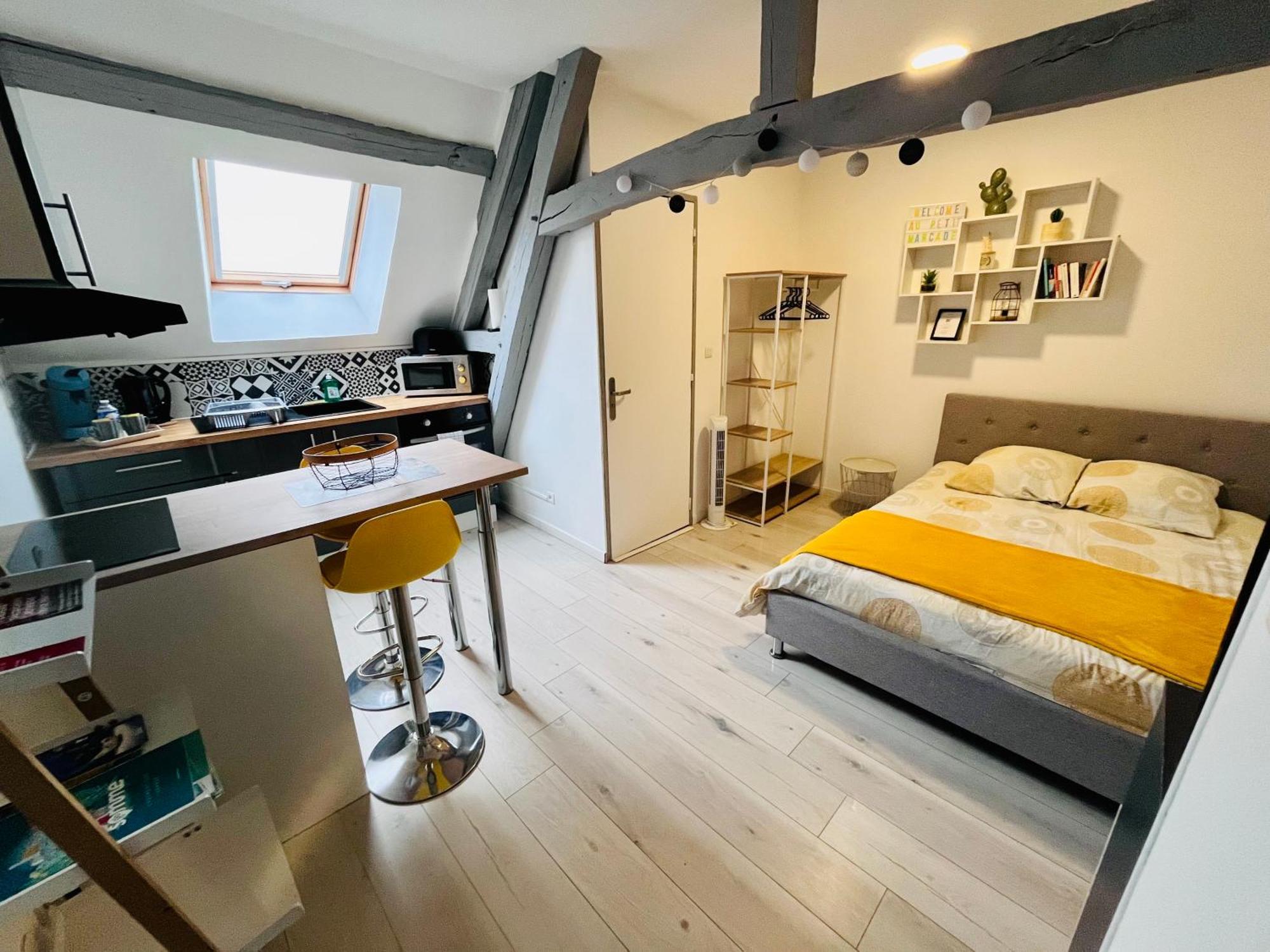 Au Petit Marcade Appartement Abbeville Buitenkant foto