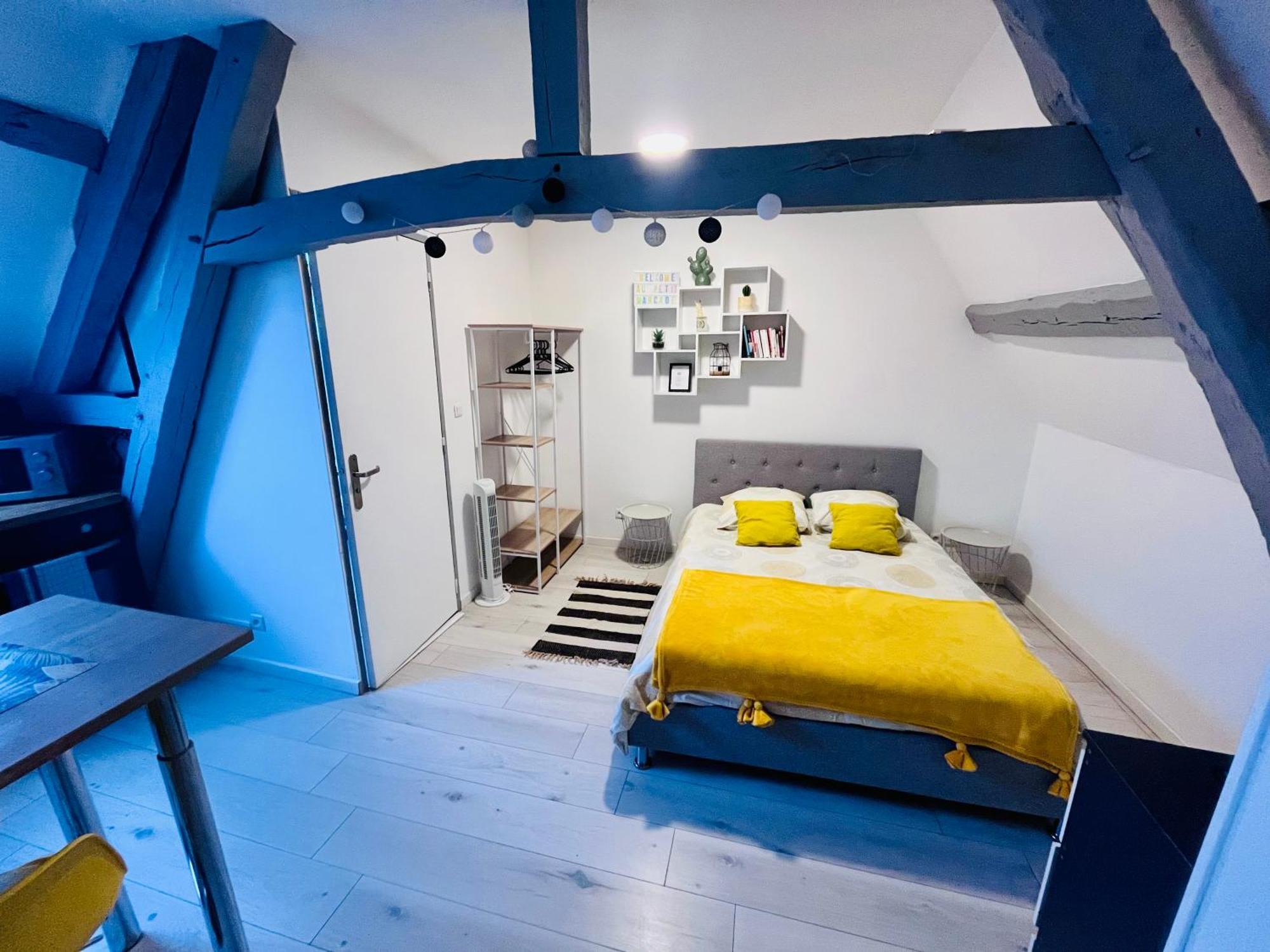 Au Petit Marcade Appartement Abbeville Buitenkant foto